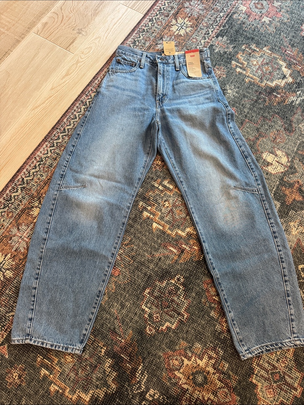NWT Women’s Levi's Jeans Cinch Barrel size 26/31 - Picture 4 of 7
